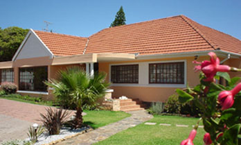 Sta-Plus Guest House<B> & Self Catering Units.'s image